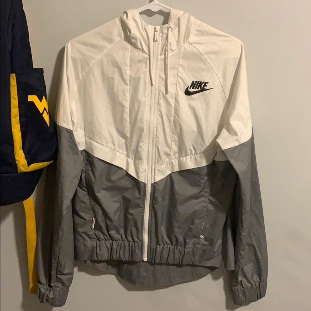 Nike windbreaker jacket